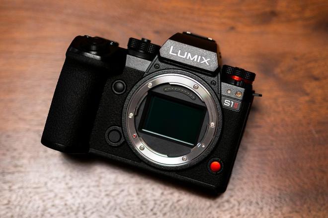 今年会官方网站70fps RAW连拍！搭载新传感器 松下LUMIX S1M2评测(图1)
